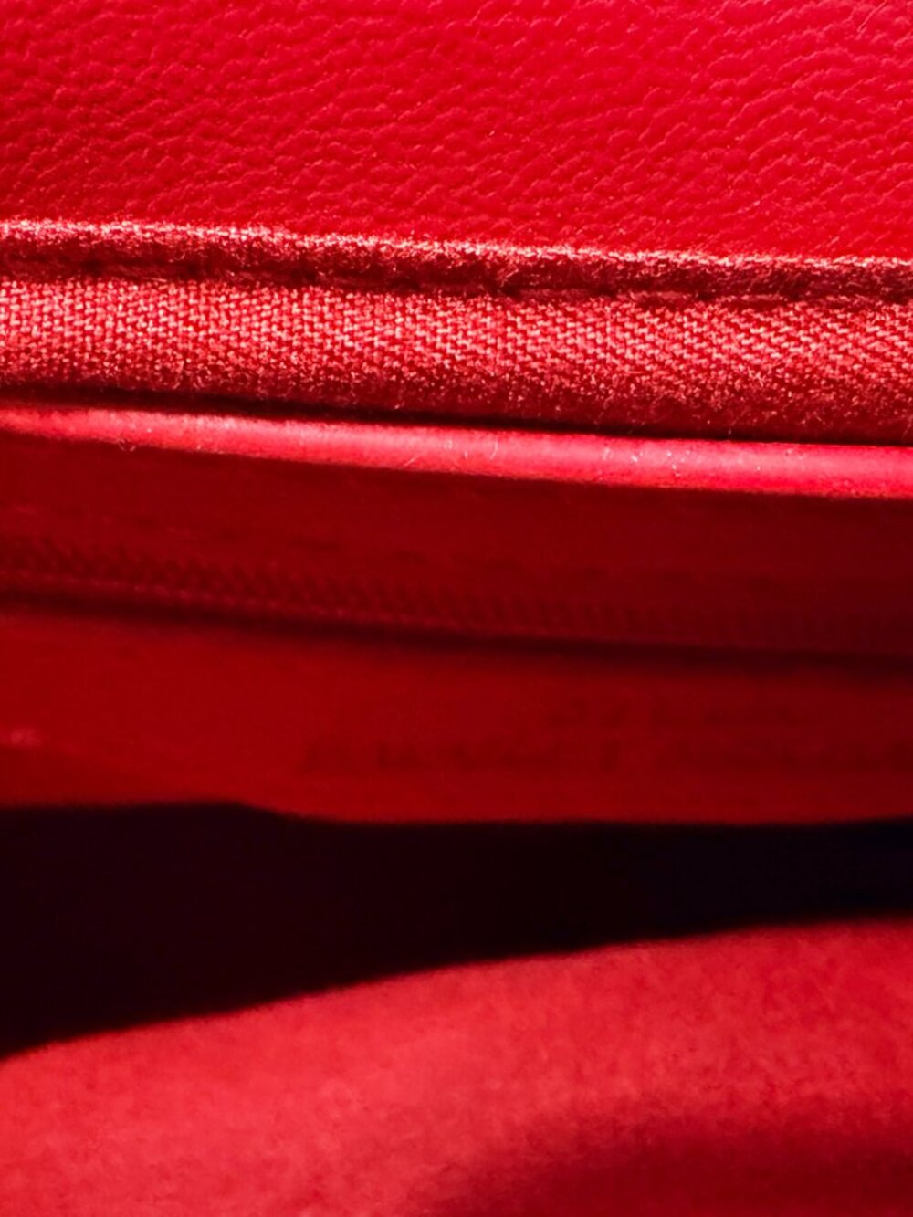 Badgley Mischka "Red Diamond Quilted" Crossbody Bag High Quality Vegan Leather - Picture 8 of 8